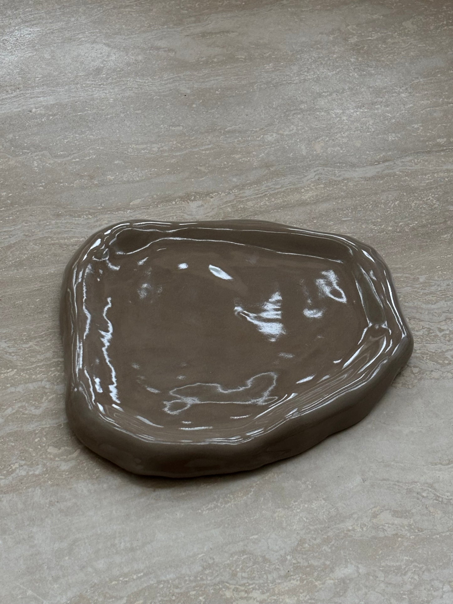 Taupé platter
