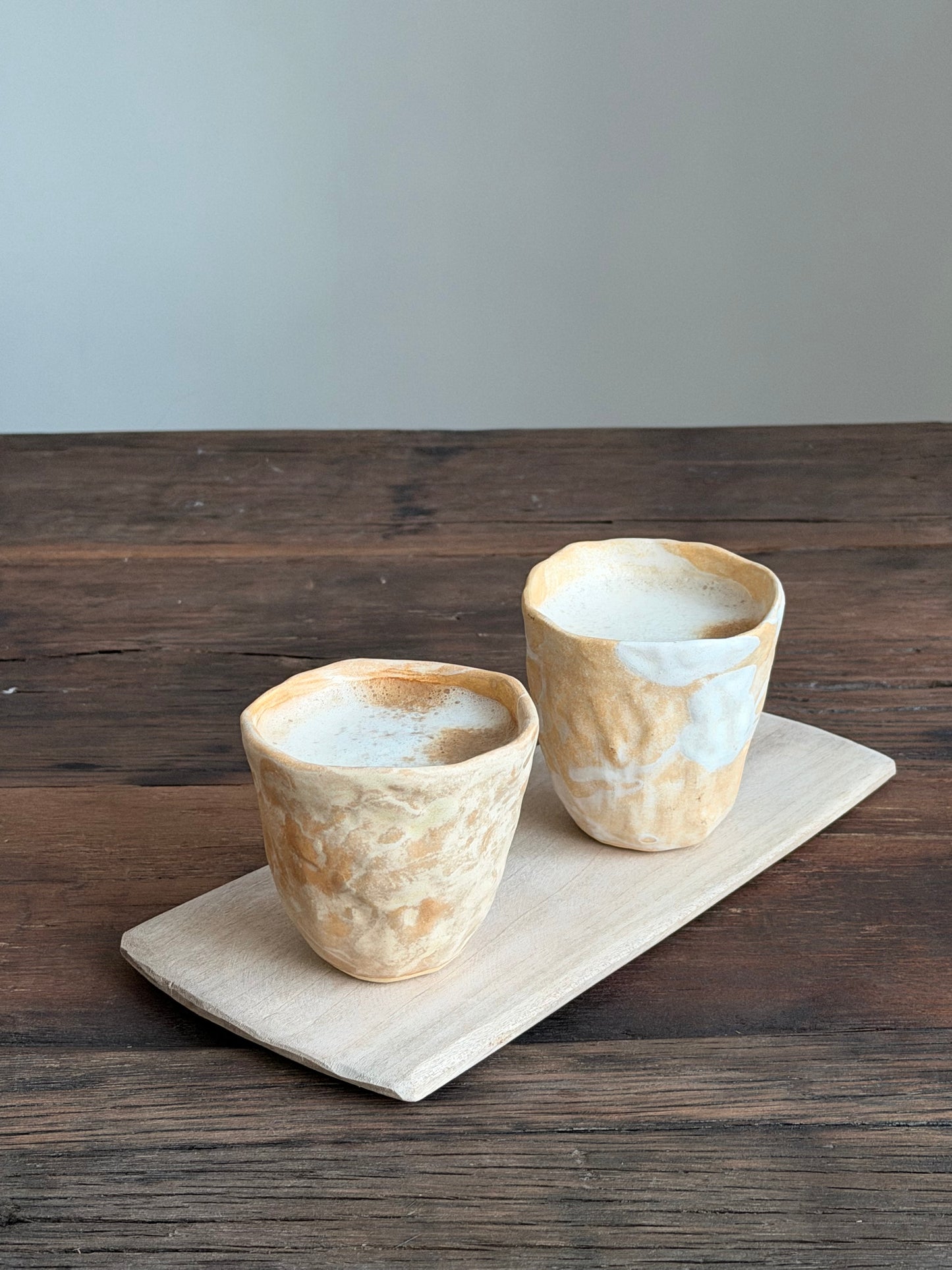 Walnoothouten platter