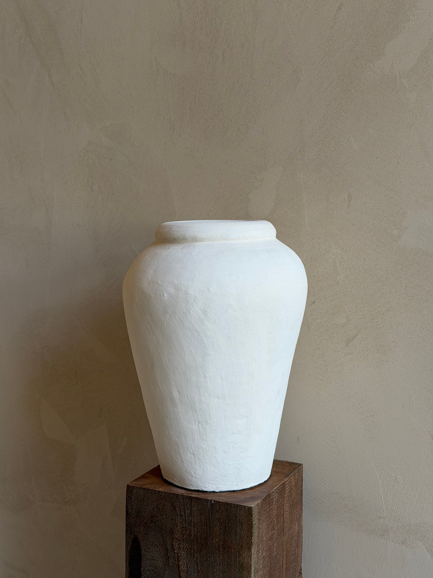 MAYE S — witte vaas met structuur