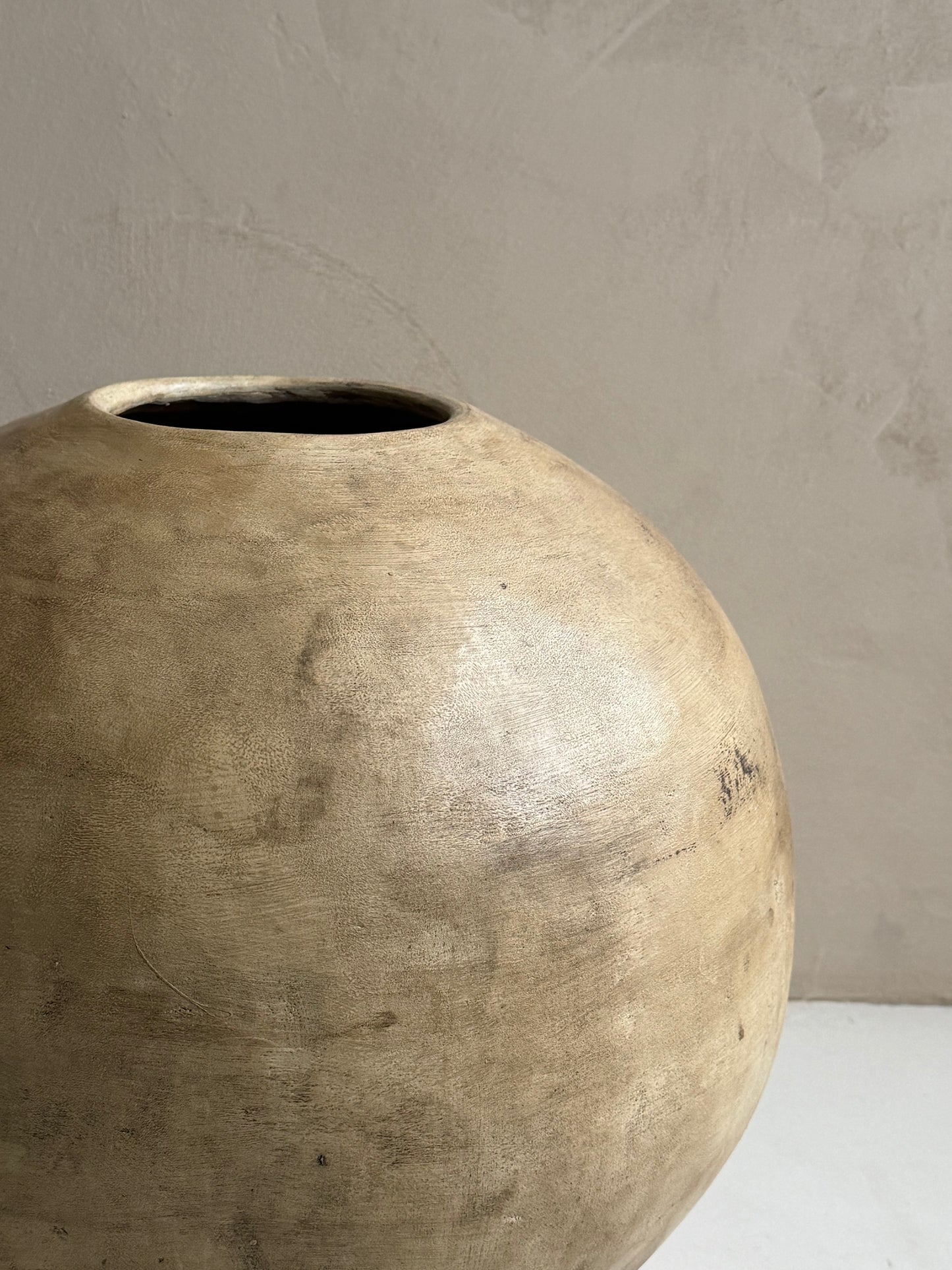 YOKO XL — grote bruine ronde vloervaas