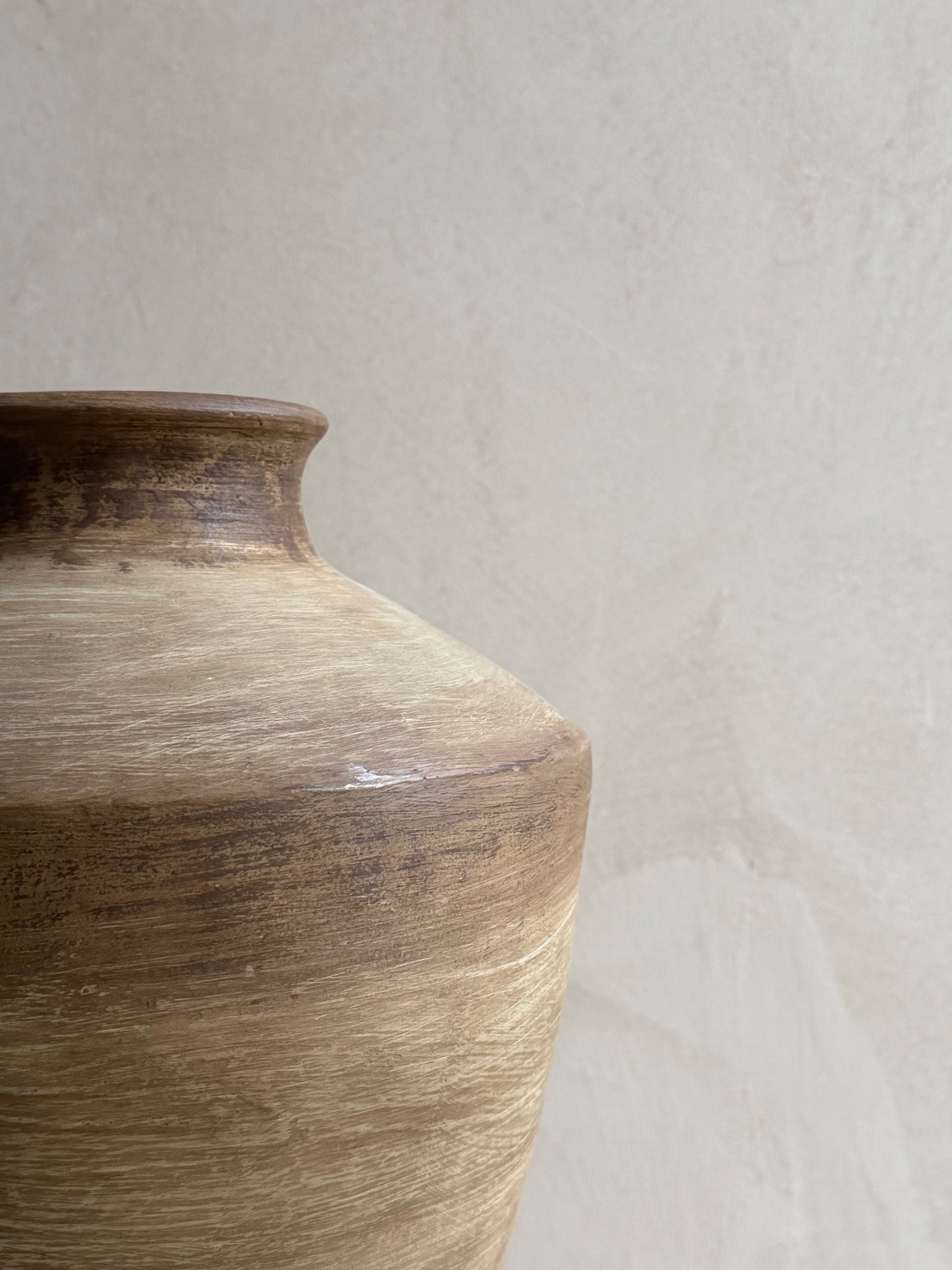 LOMI — bruine vaas met structuur