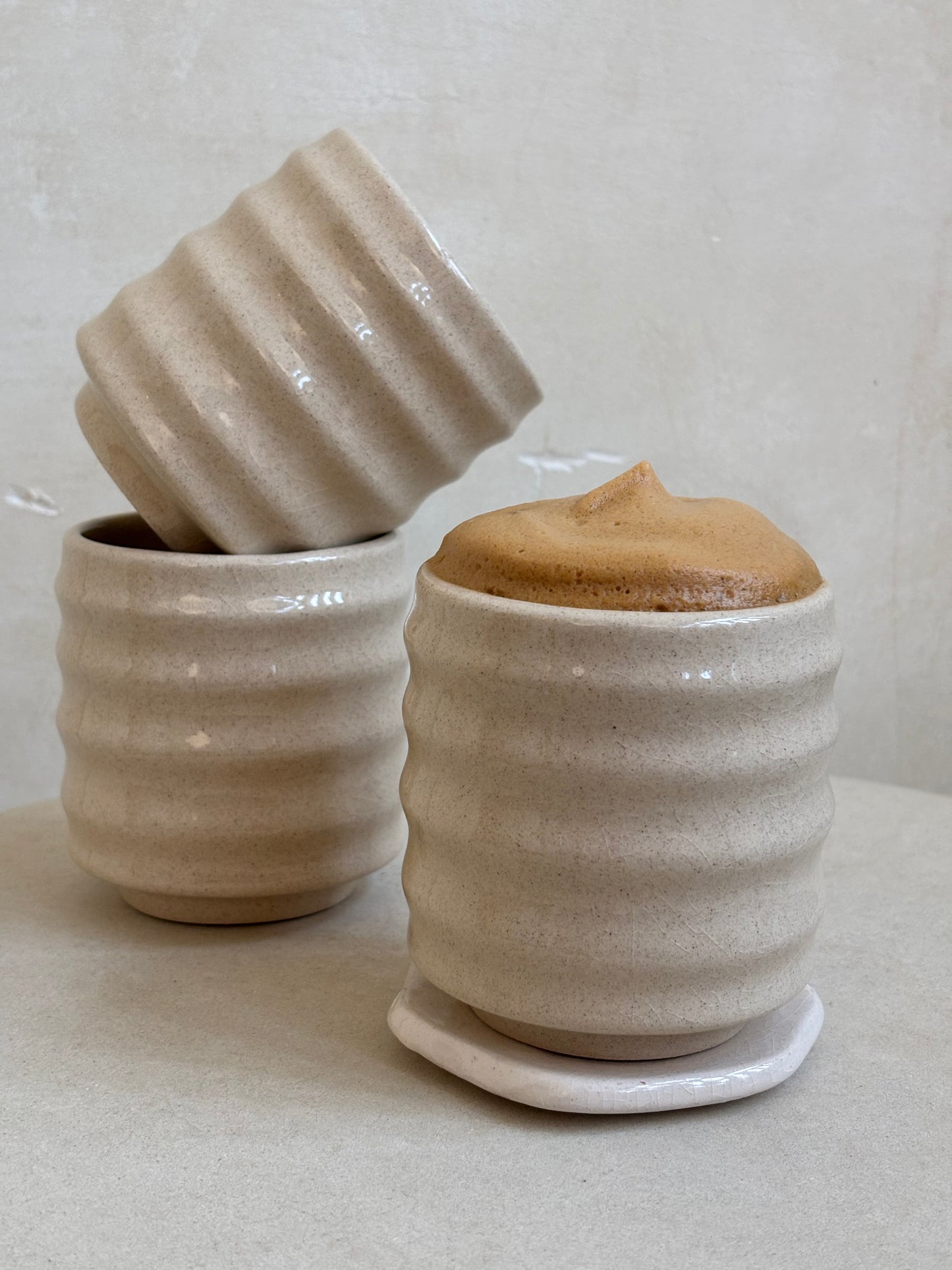 Bubble keramieken mok beige