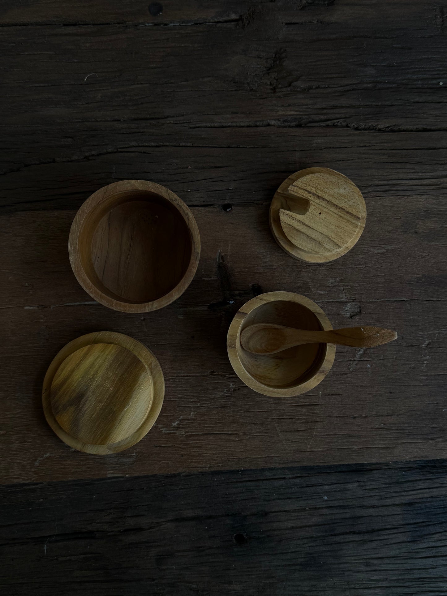 Kleine houten voorraadpotjes — set van 2