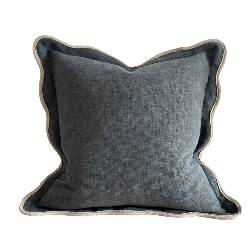 Chloe - marineblauw kussenhoes met geschulpte rand