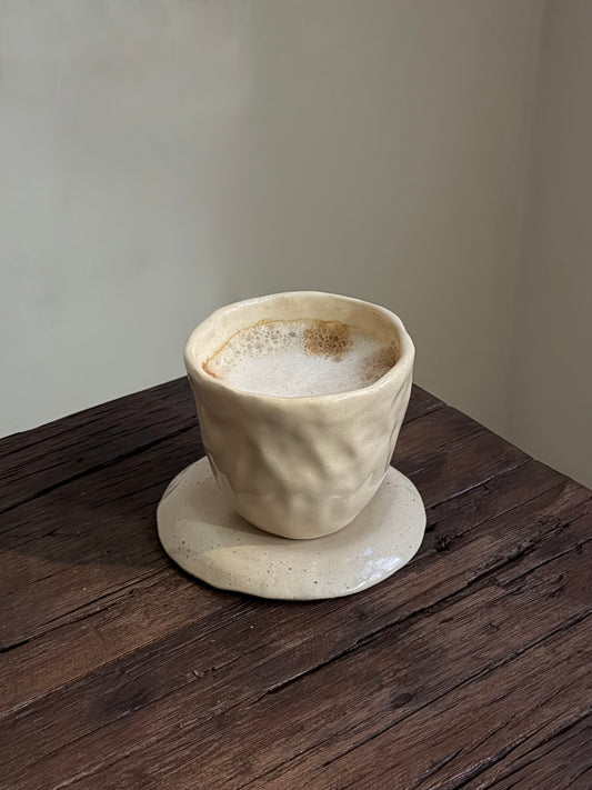 Aesthetic mok beige