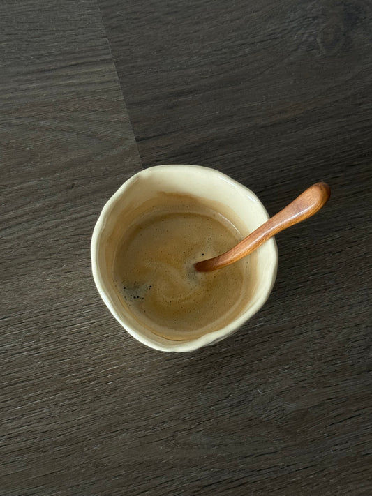 Asymmetrische keramieken mok