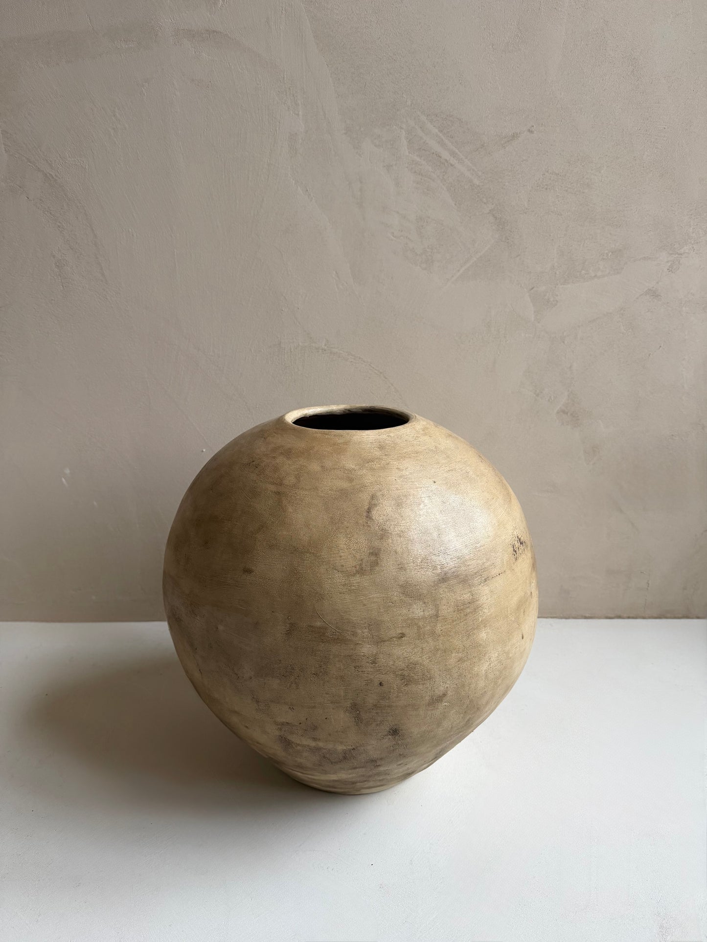 YOKO XL — grote bruine ronde vloervaas