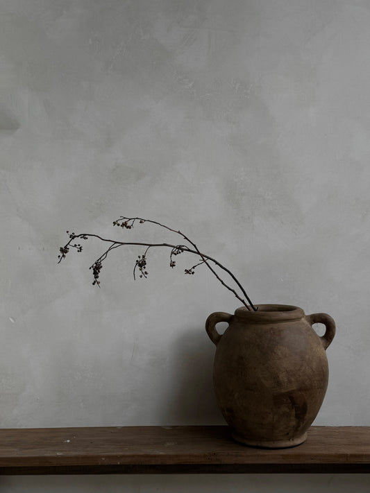 KHYRA — bruine vaas met structuur en oortjes