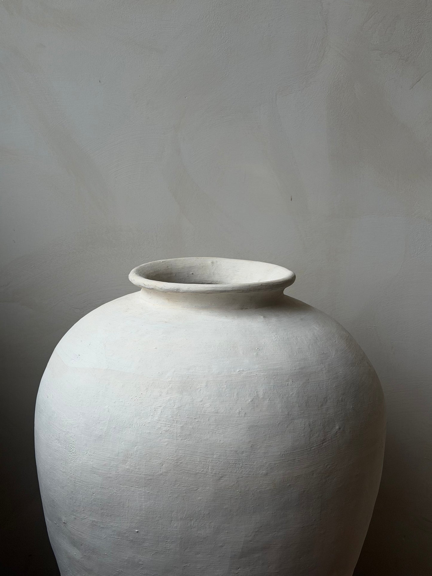 KYOMI — grote beige vloervaas