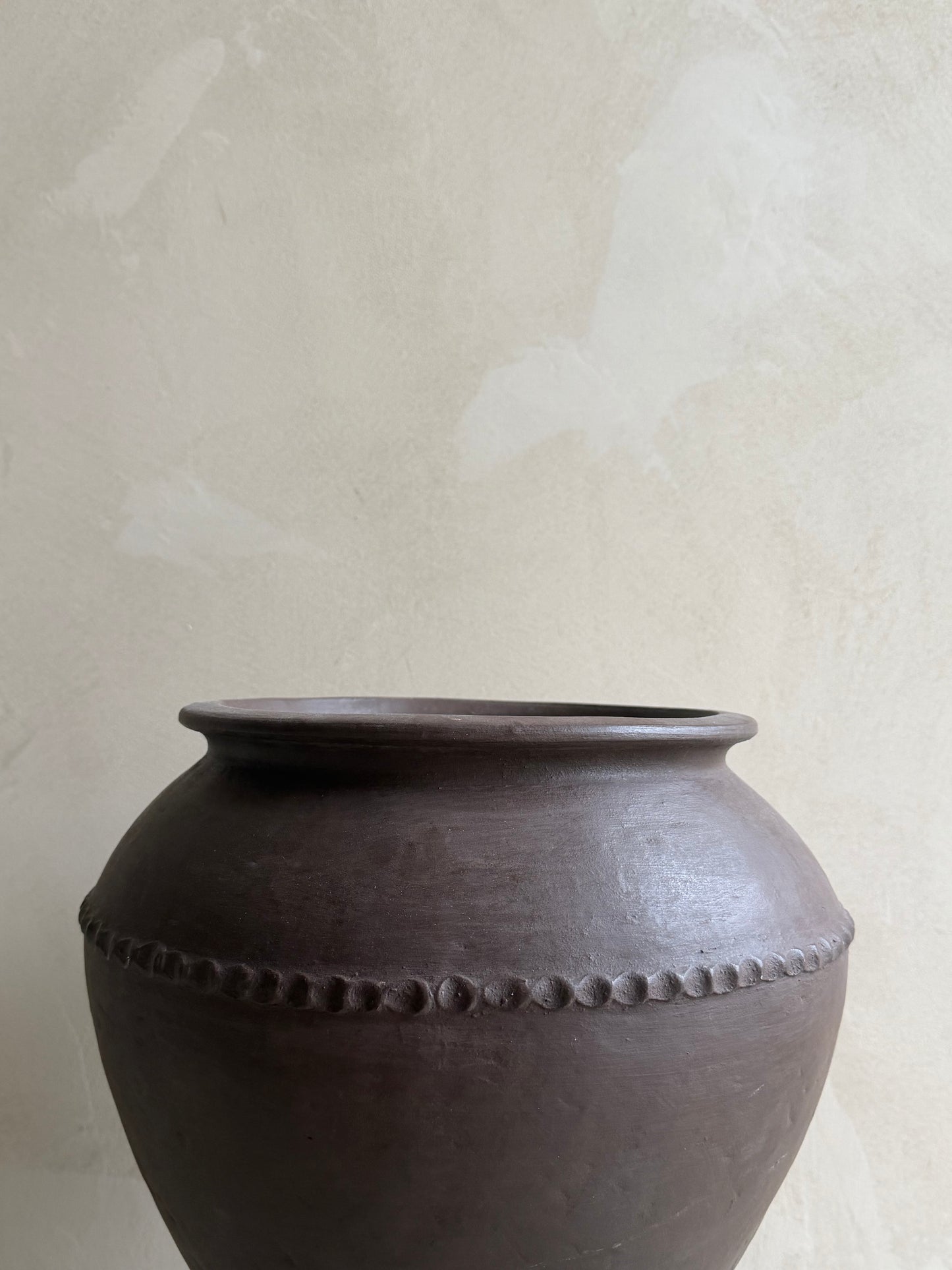 KULA — donkerbruine vaas