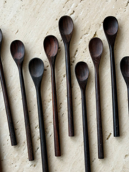 Donkere teakhouten lepel