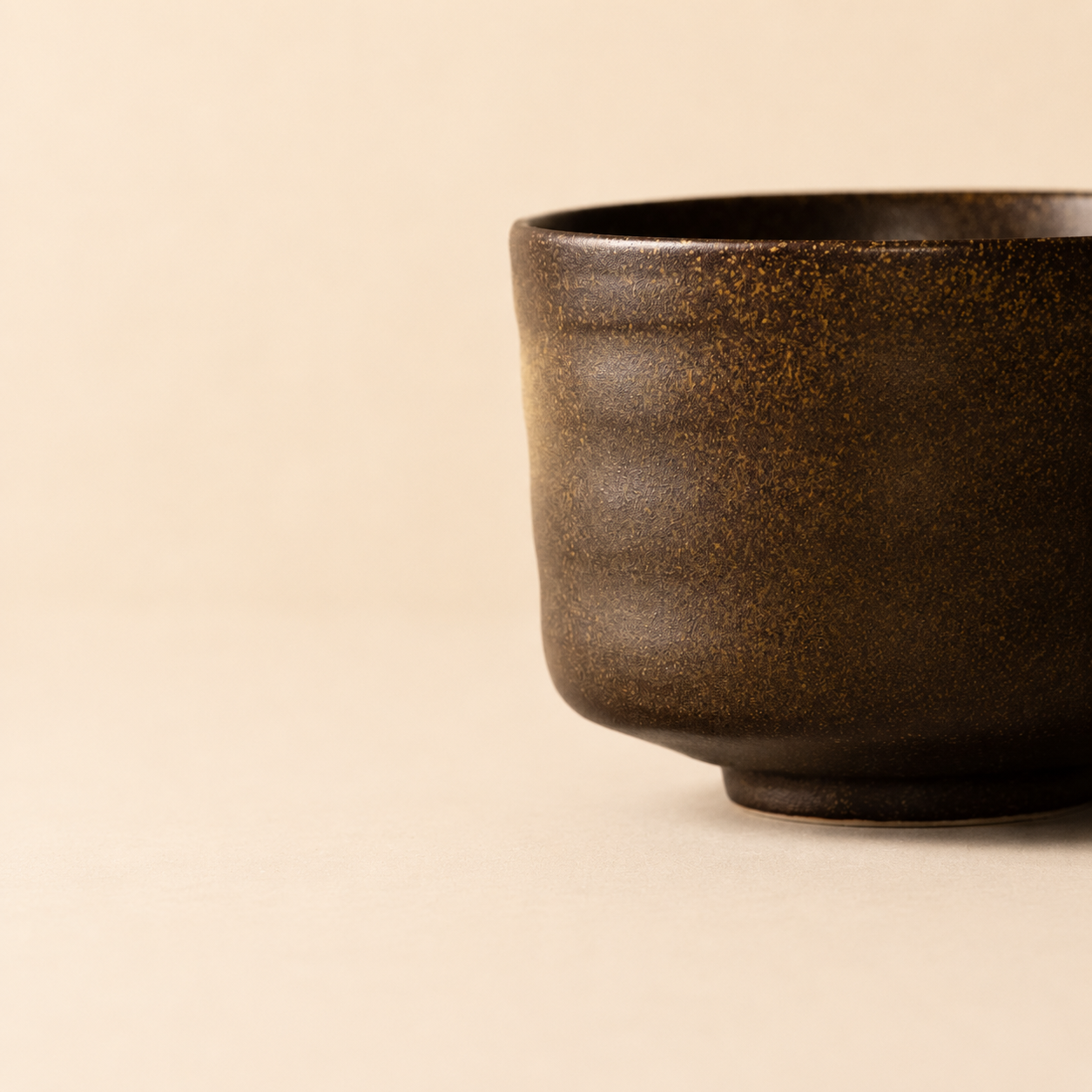 Matcha-theekom donkerbruin