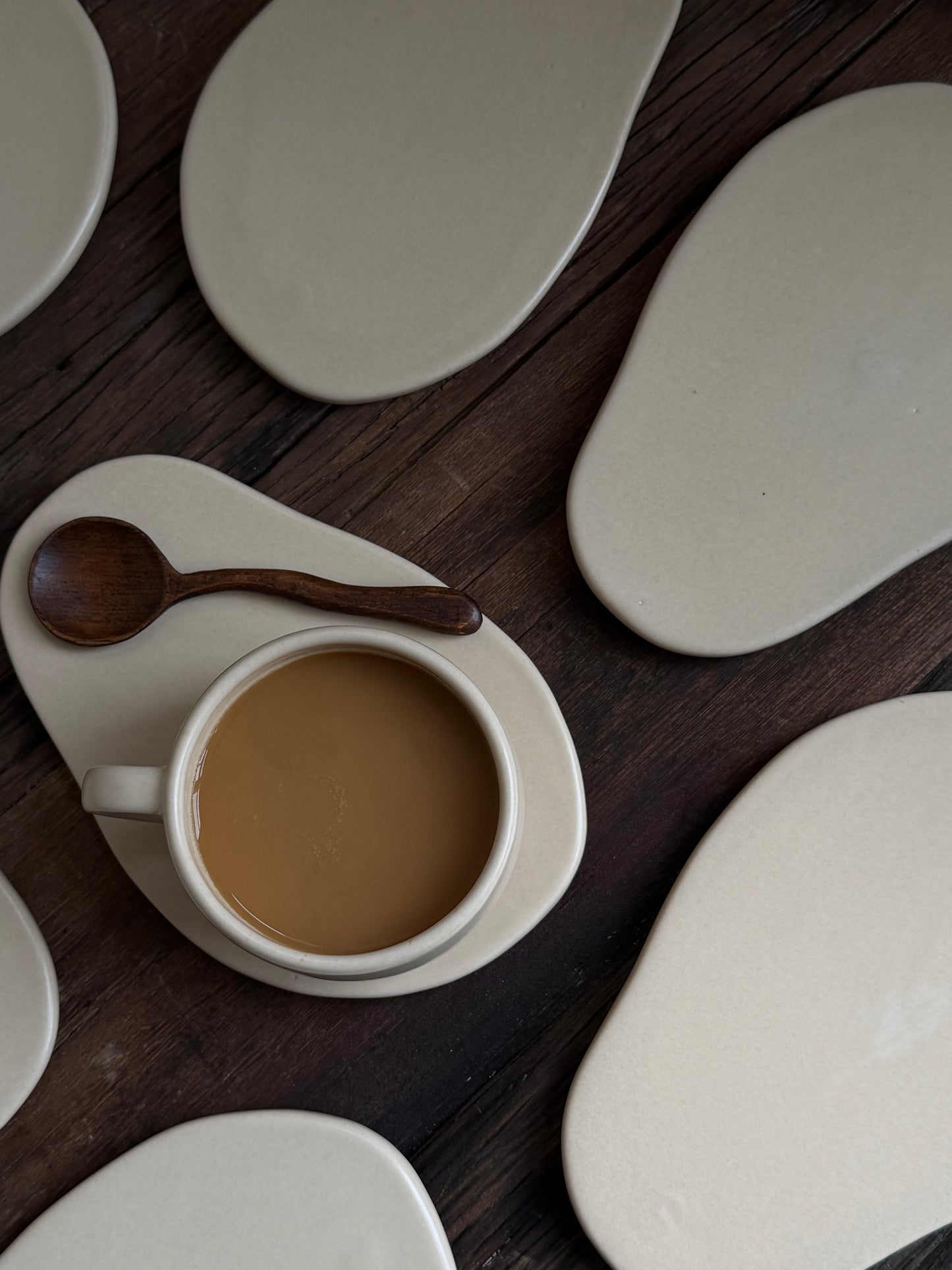 Beige platter — MOKU