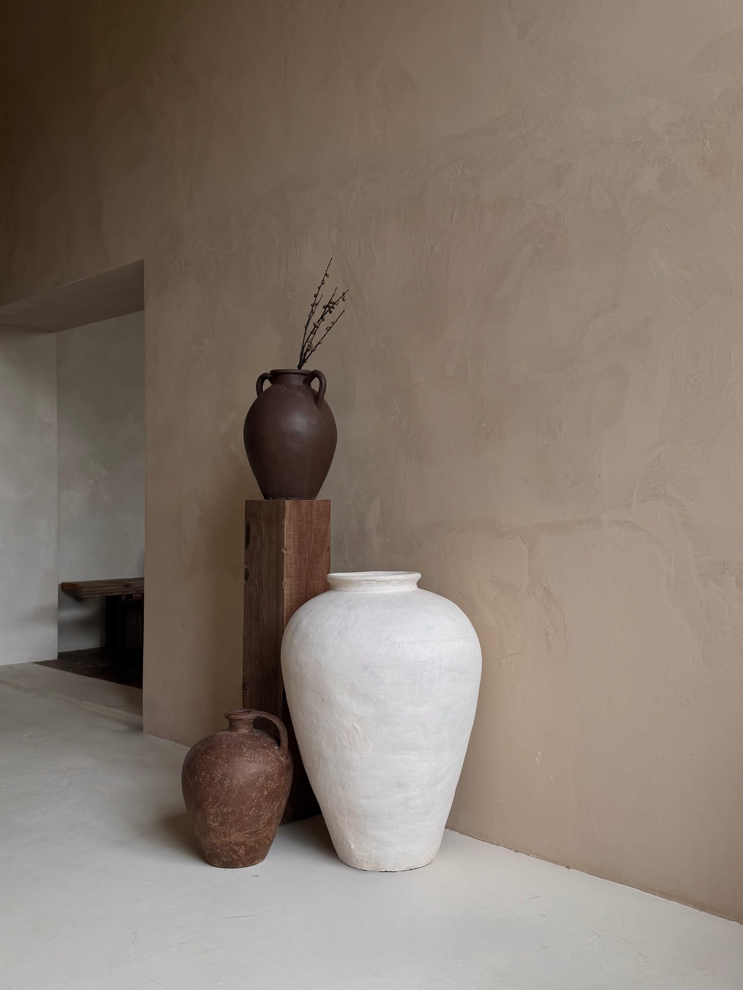 KYOMI — grote beige vloervaas