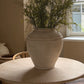 SERA — grote beige vaas met structuur