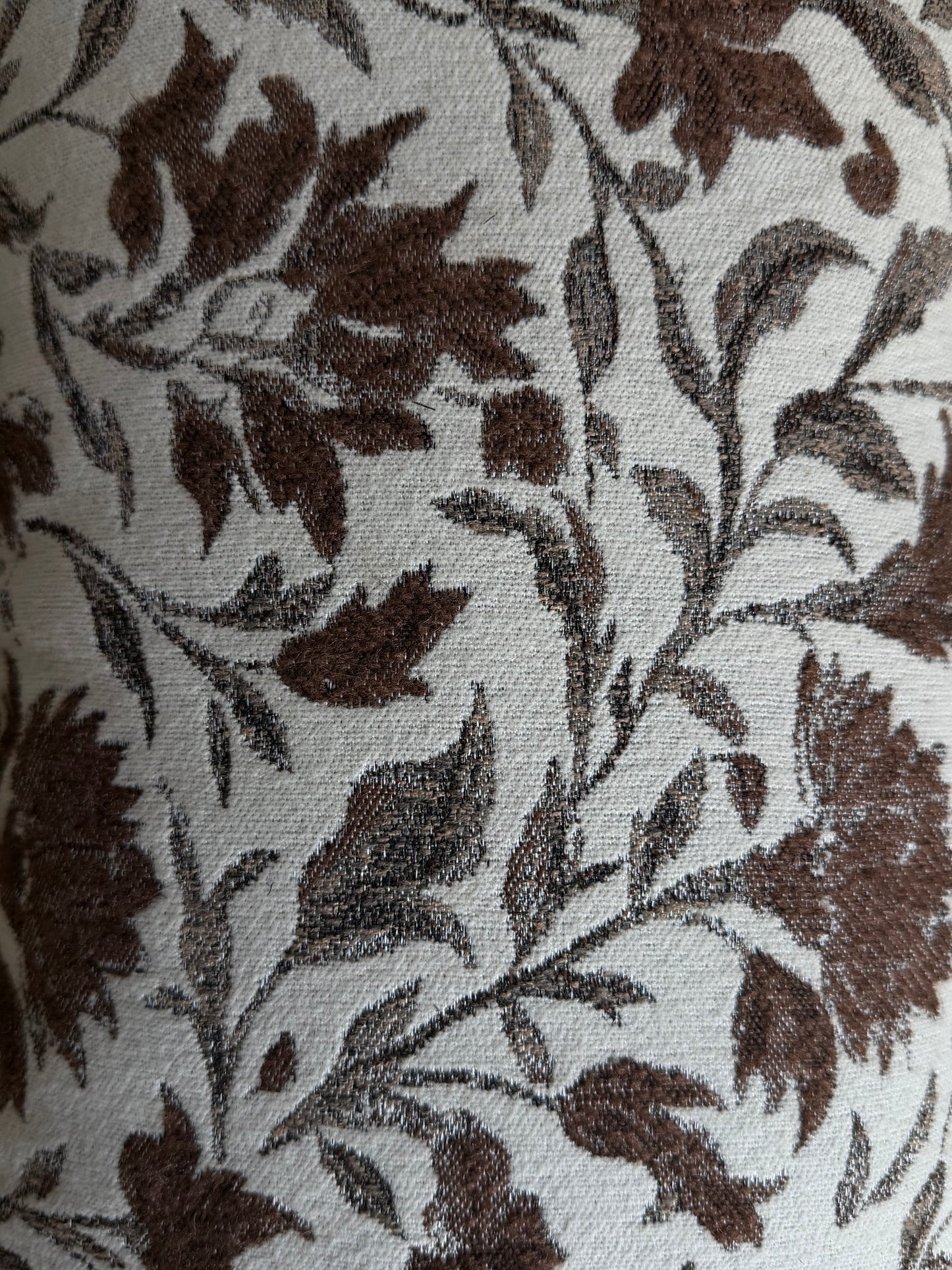 Thea - bruine print kussenhoes