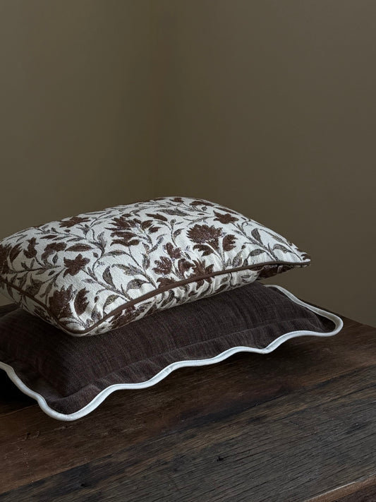 Thea - bruine print kussenhoes