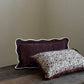 Chloe - plum kussenhoes met golvende rand