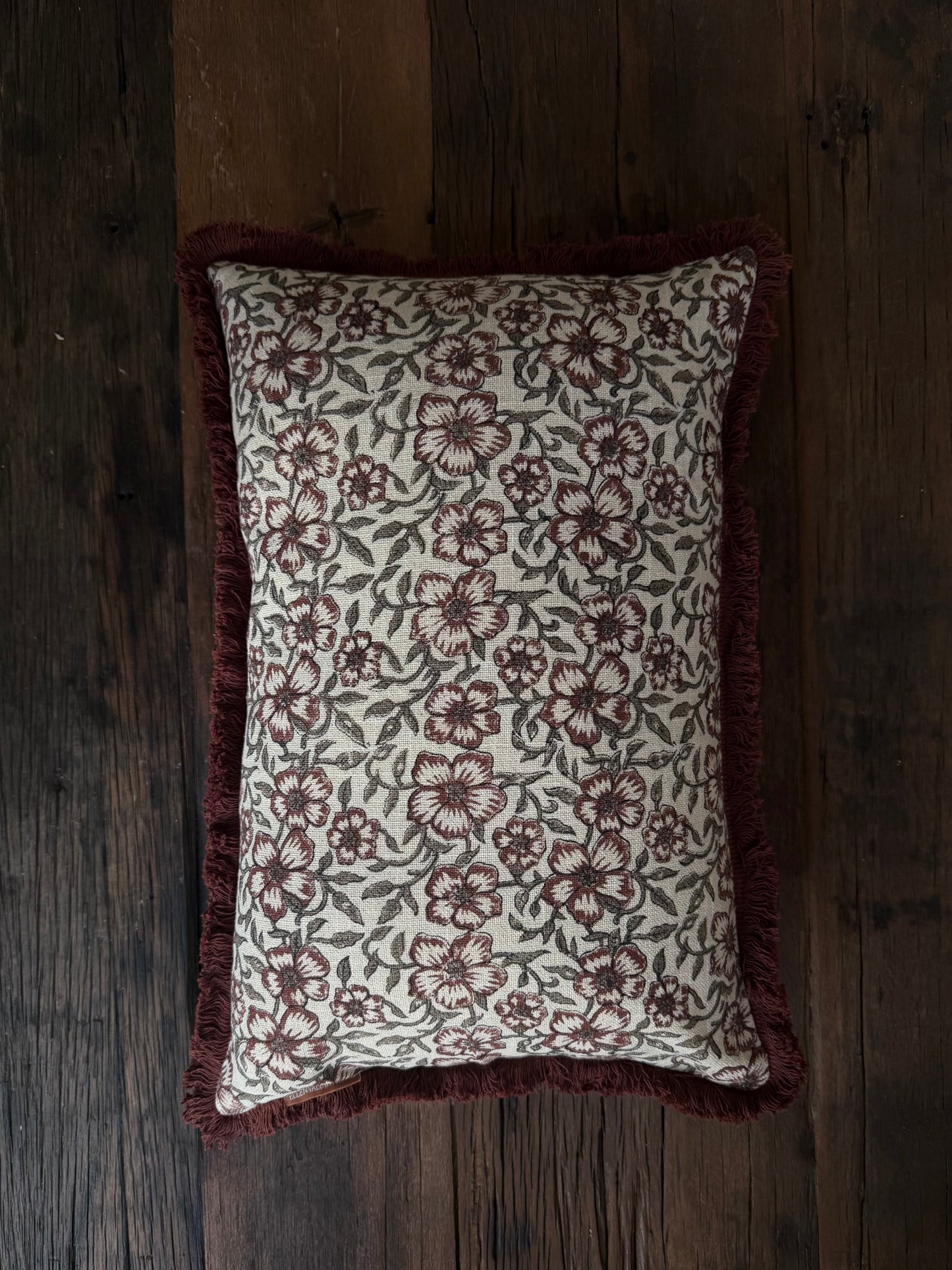 Sadie - bordeaux bloemig kussenhoes