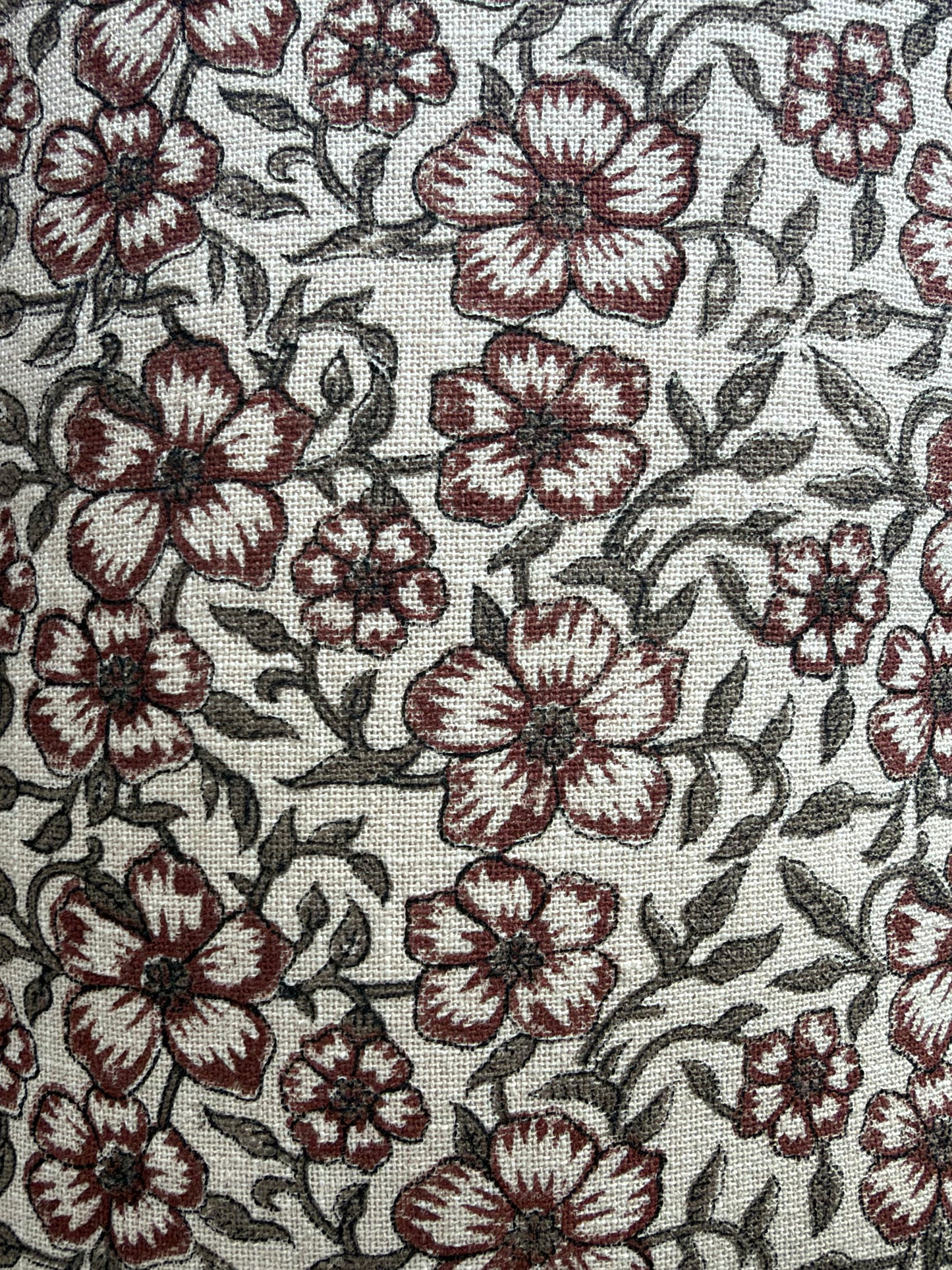 Sadie - bordeaux bloemig kussenhoes