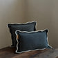 Chloe - marineblauw kussenhoes met geschulpte rand