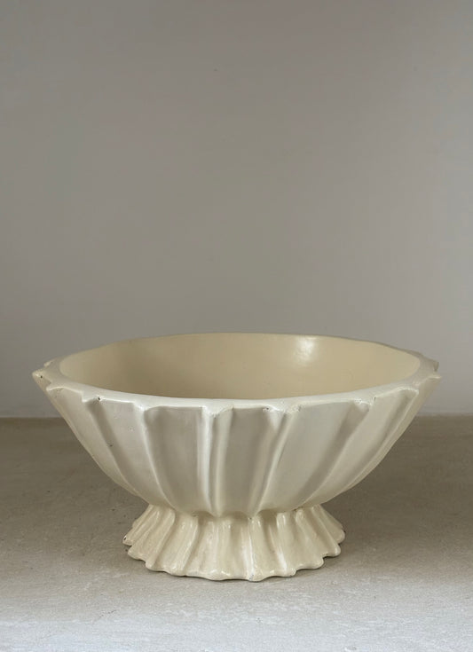 decoratieve schaal op poot