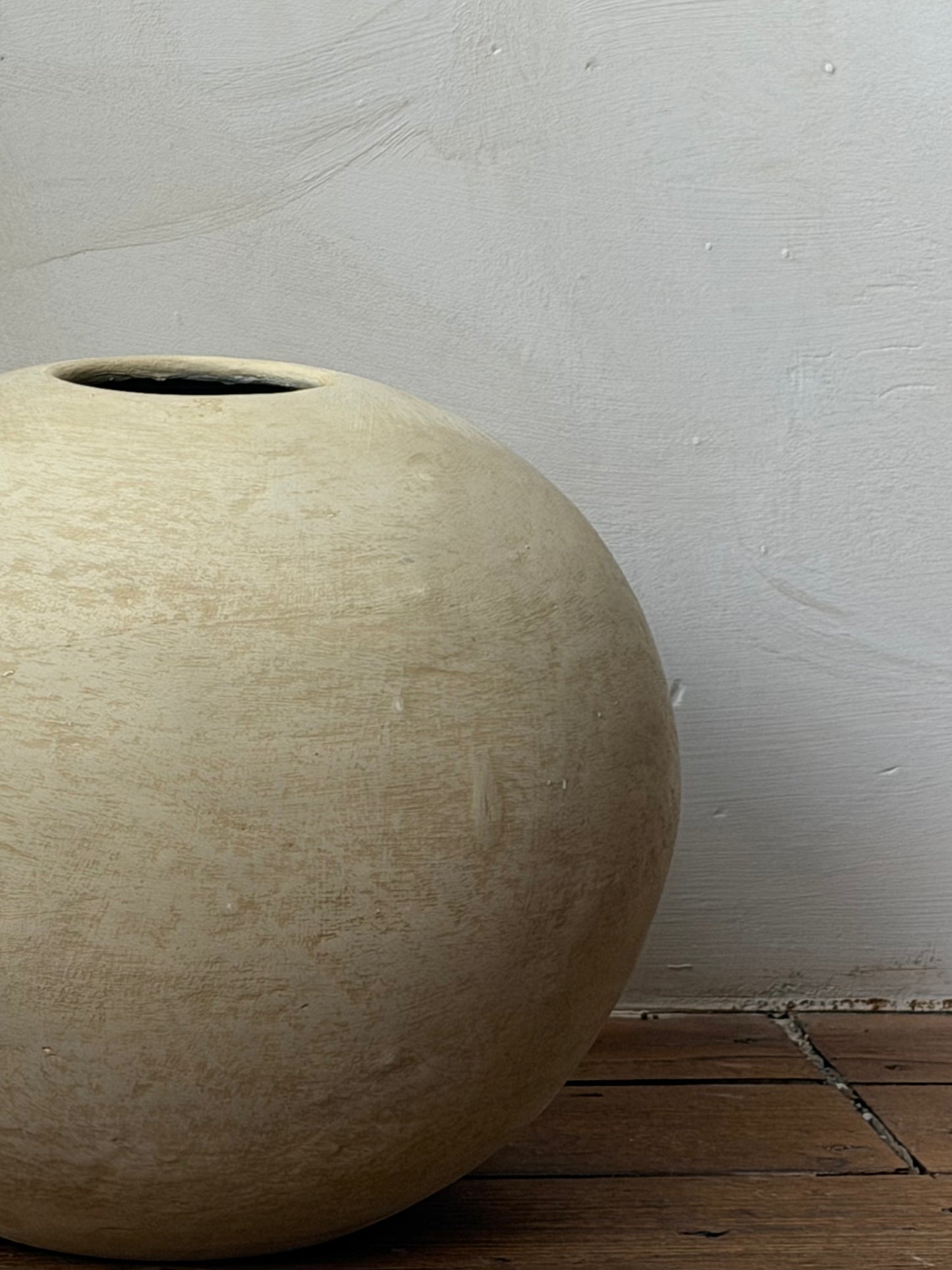 YOKO — beige ronde vaas