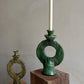 Olijfgroene kandelaar op poot — tamegroute
