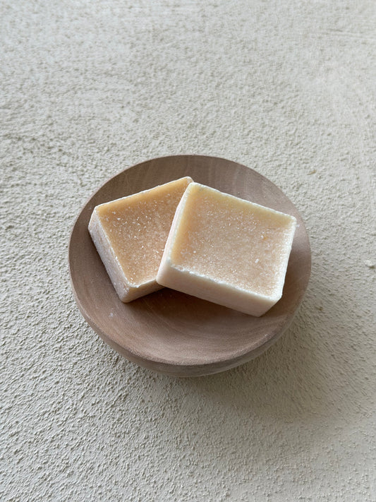 Walnoothouten houder rond