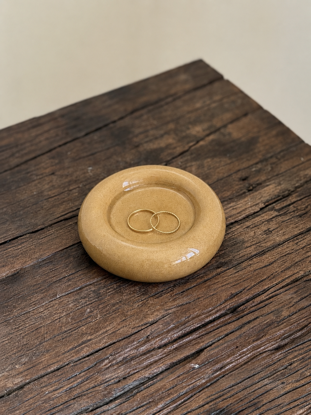 Golden sage round tray