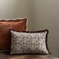 Thea - bruine print kussenhoes