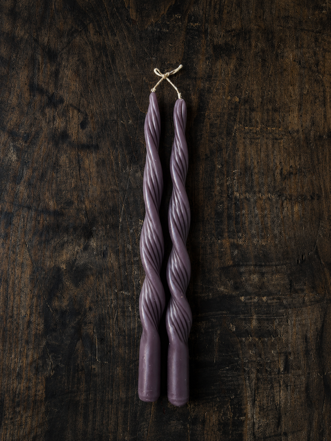 Swirl plum dinerkaarsen — set van 2