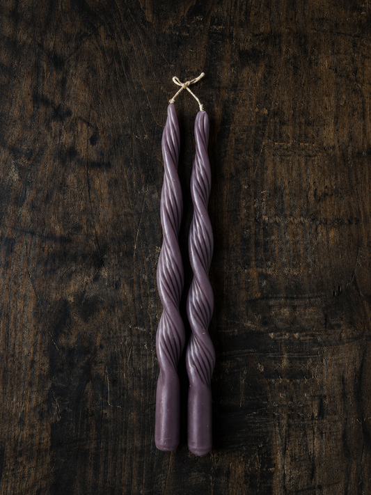 Swirl plum dinerkaarsen — set van 2