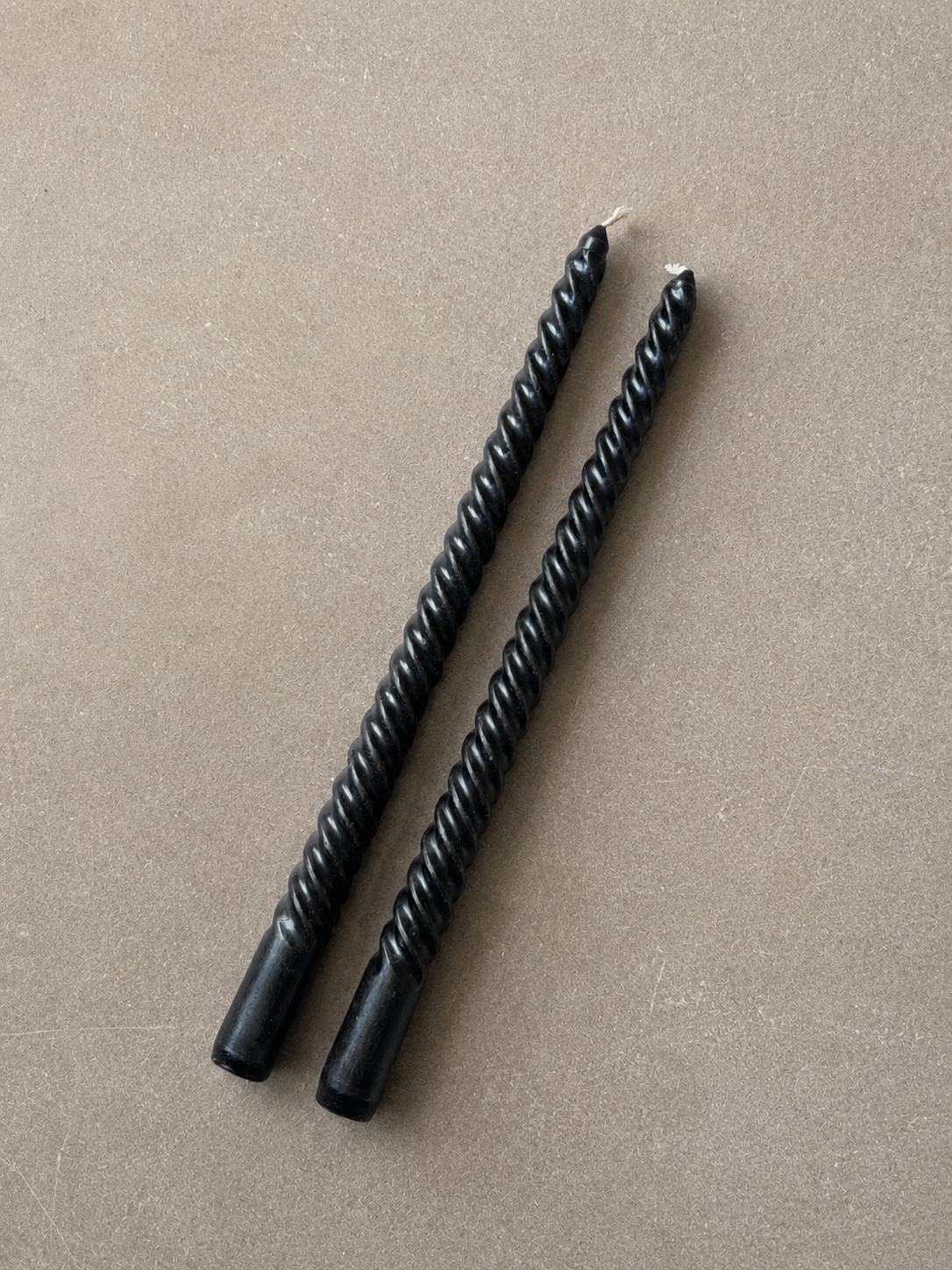 Swirl zwarte dinerkaarsen — set van 2